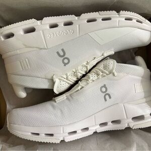 On Running Women's 10.5 cloudnova